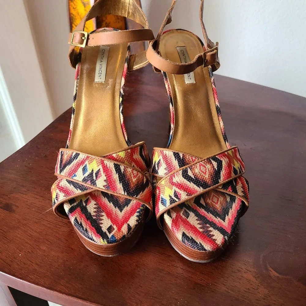 Cynthia Vincent US Women's Size 10 Aztec Print Platform Wedge Espadrille Sandals